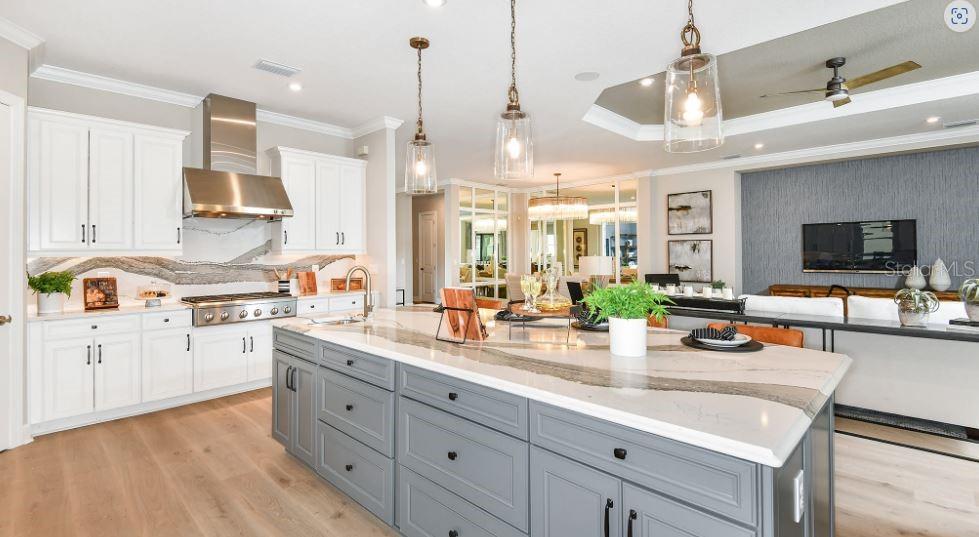 10197 SILENT NIGHT LN