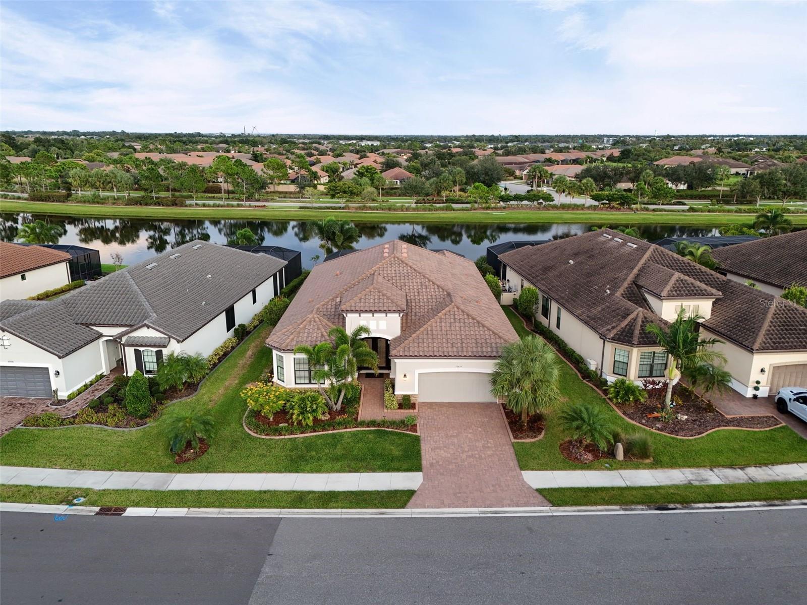 10414 WICKER PARK PL