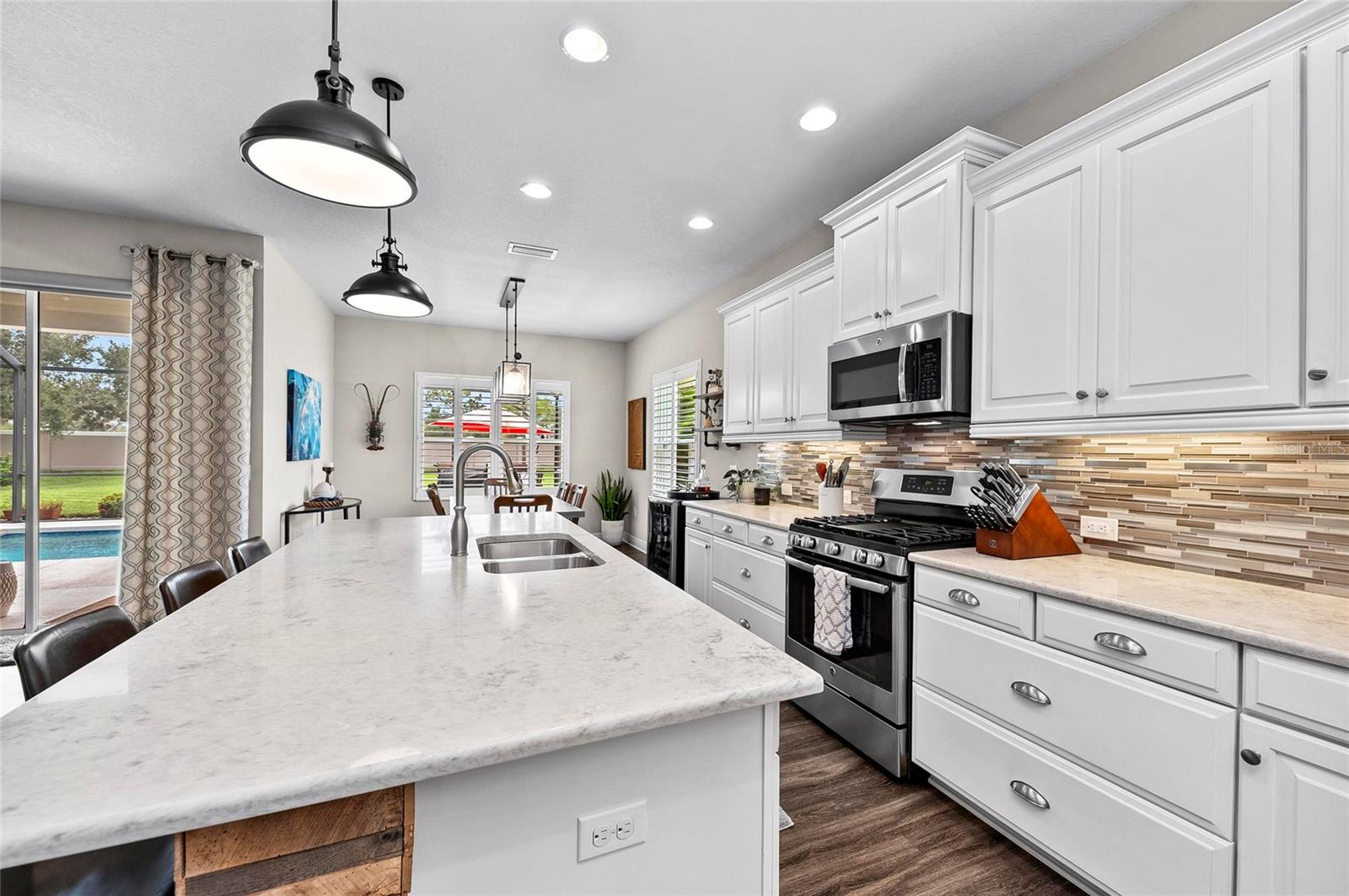 6908 WHITE WILLOW CT