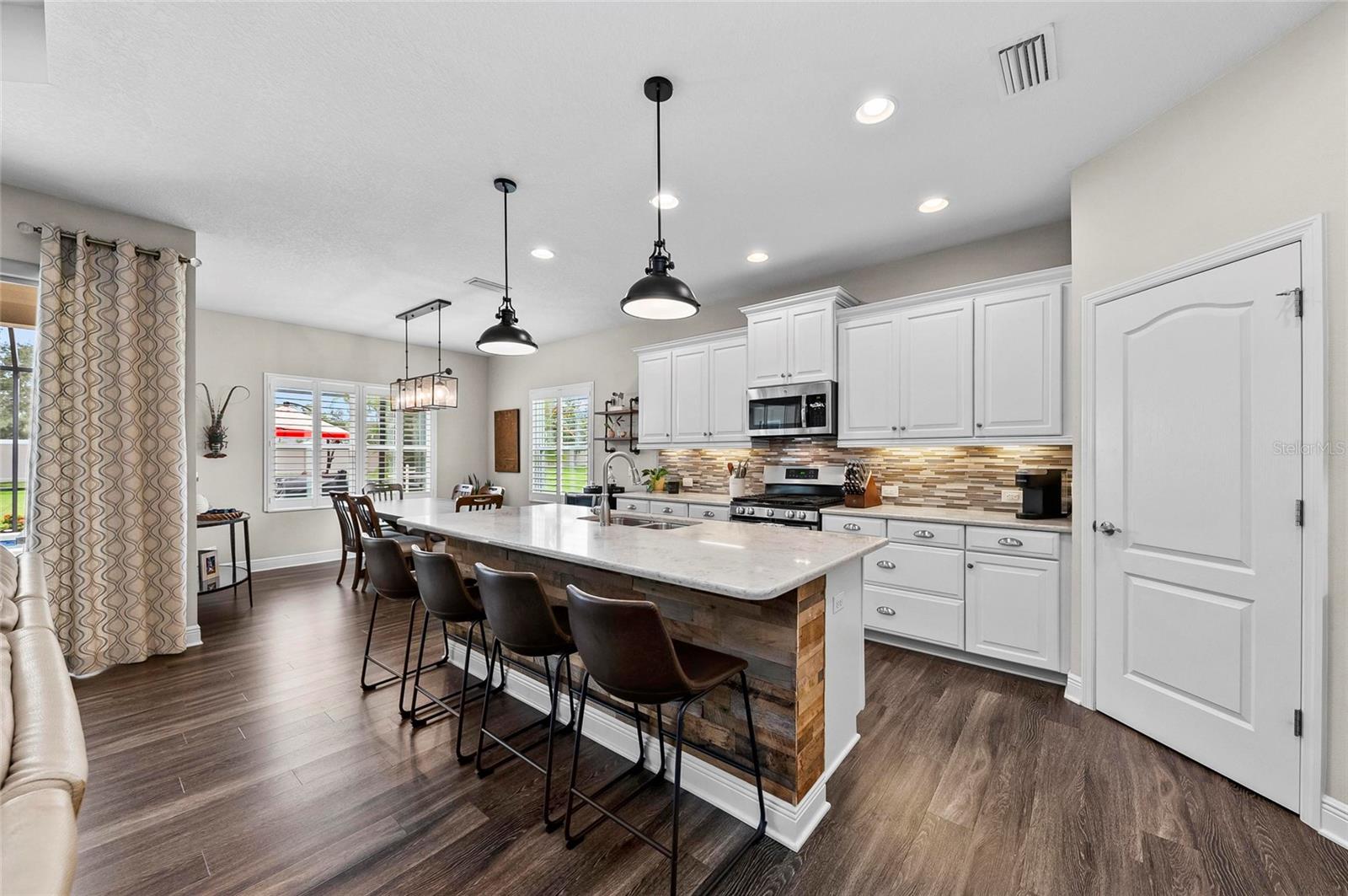 6908 WHITE WILLOW CT