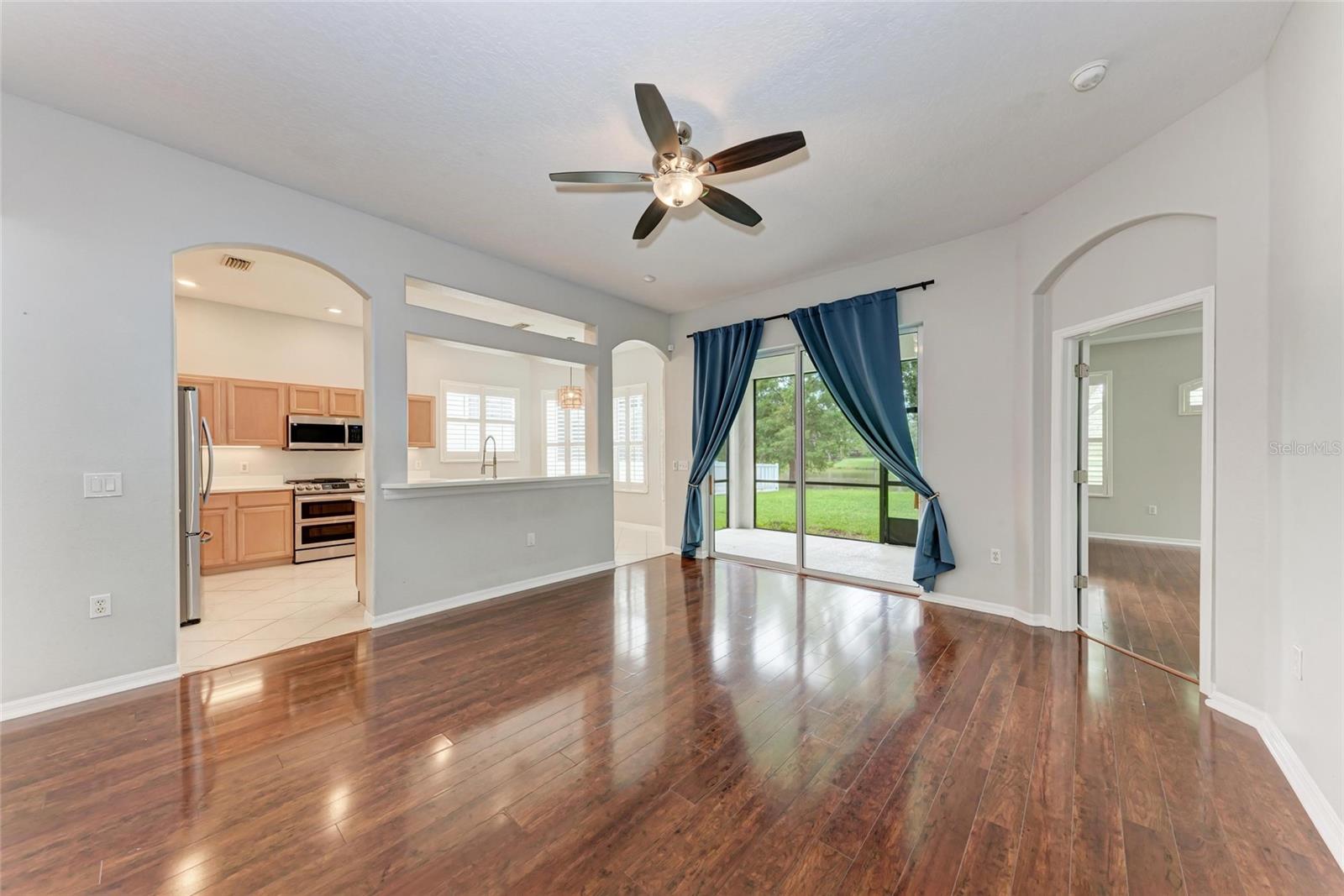 6422 BLUE GROSBEAK CIR