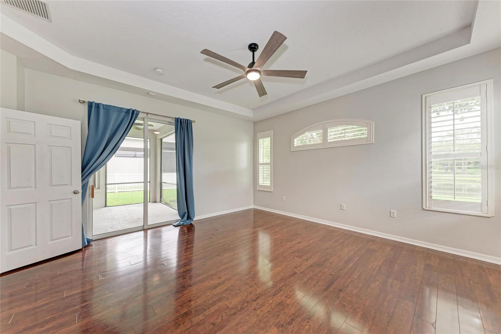 6422 BLUE GROSBEAK CIR