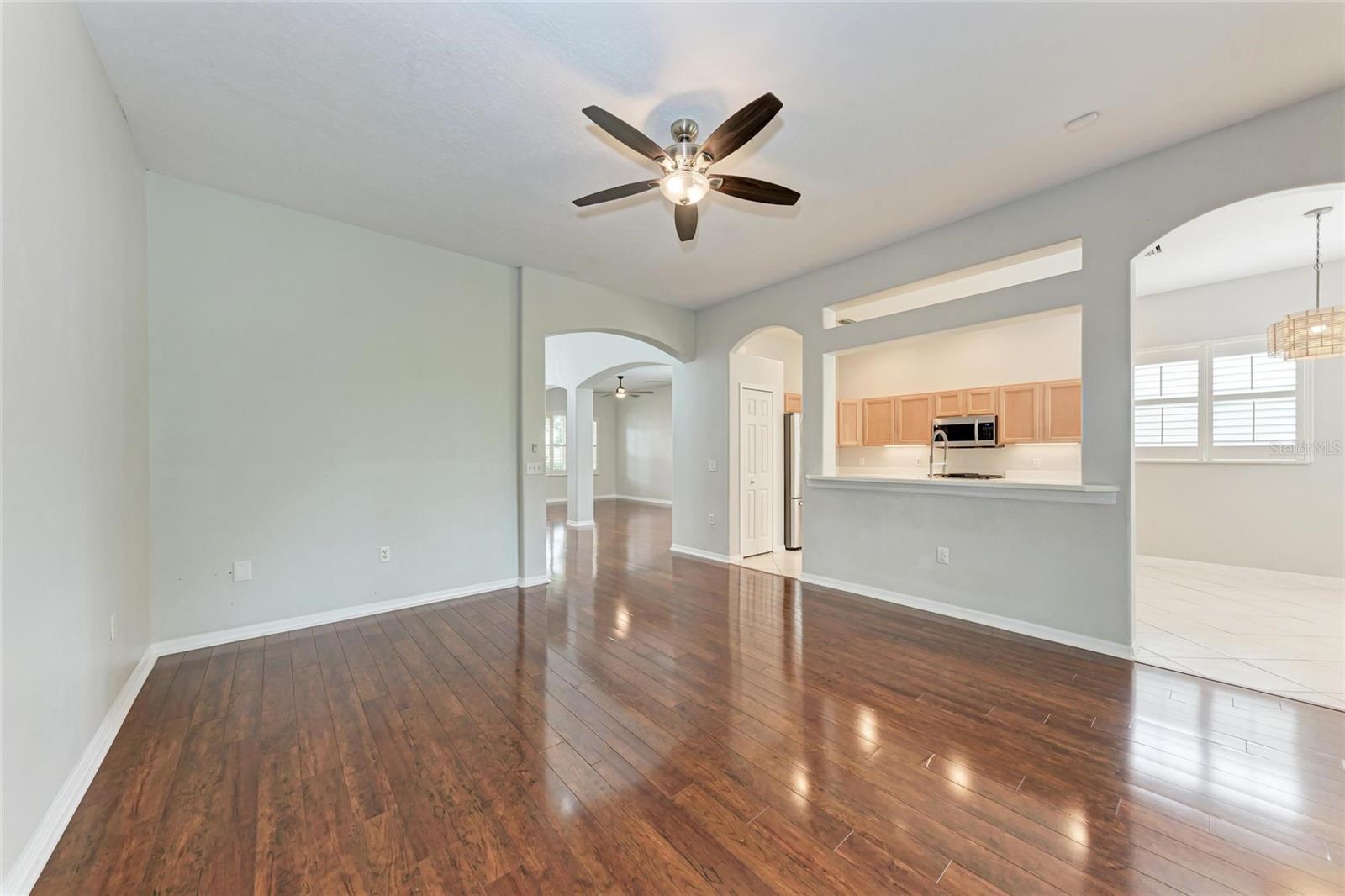 6422 BLUE GROSBEAK CIR