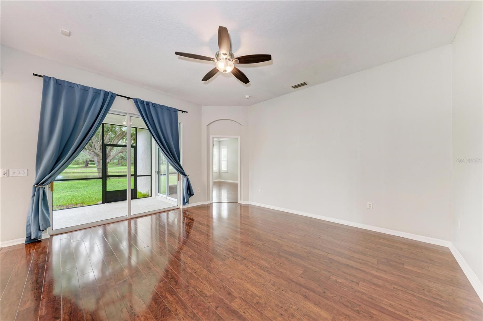 6422 BLUE GROSBEAK CIR