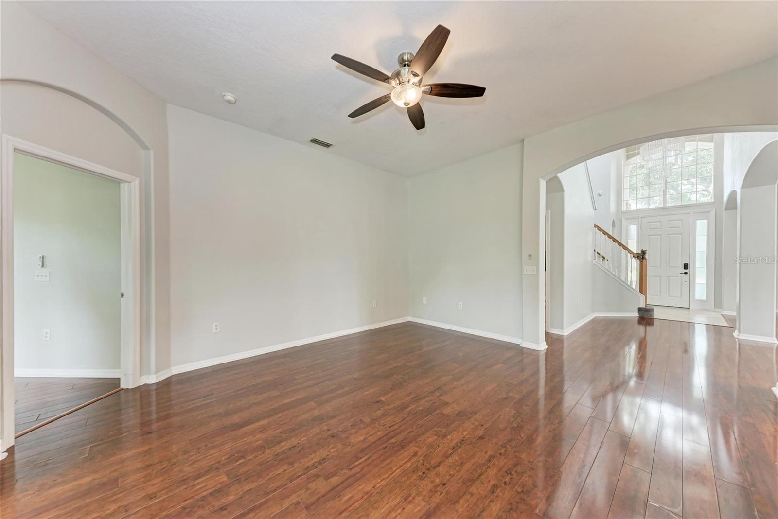 6422 BLUE GROSBEAK CIR