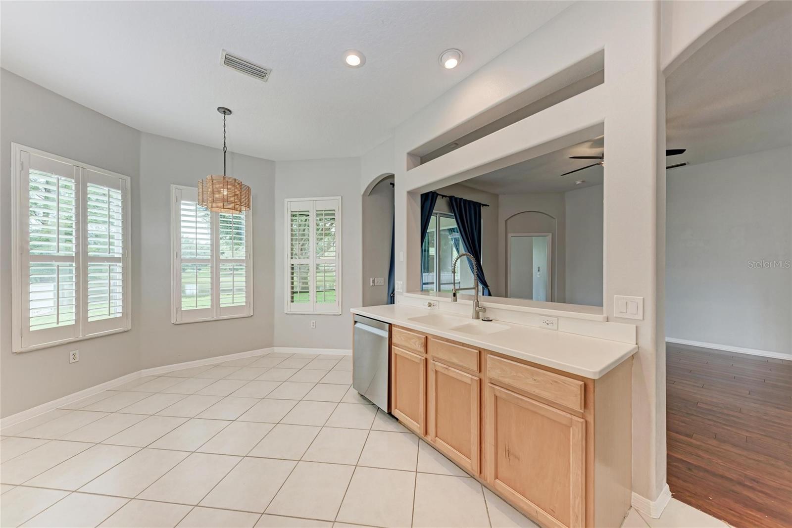 6422 BLUE GROSBEAK CIR