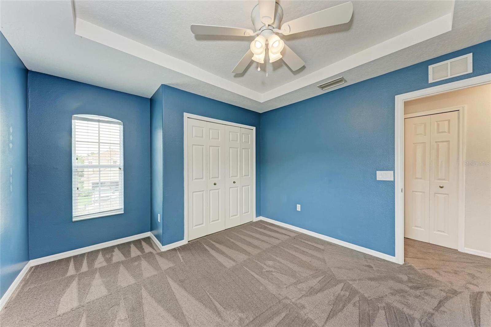 6422 BLUE GROSBEAK CIR