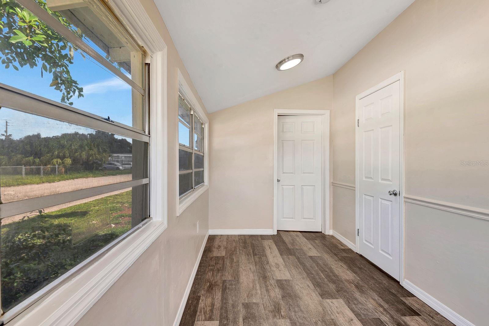 806 3RD AVE W