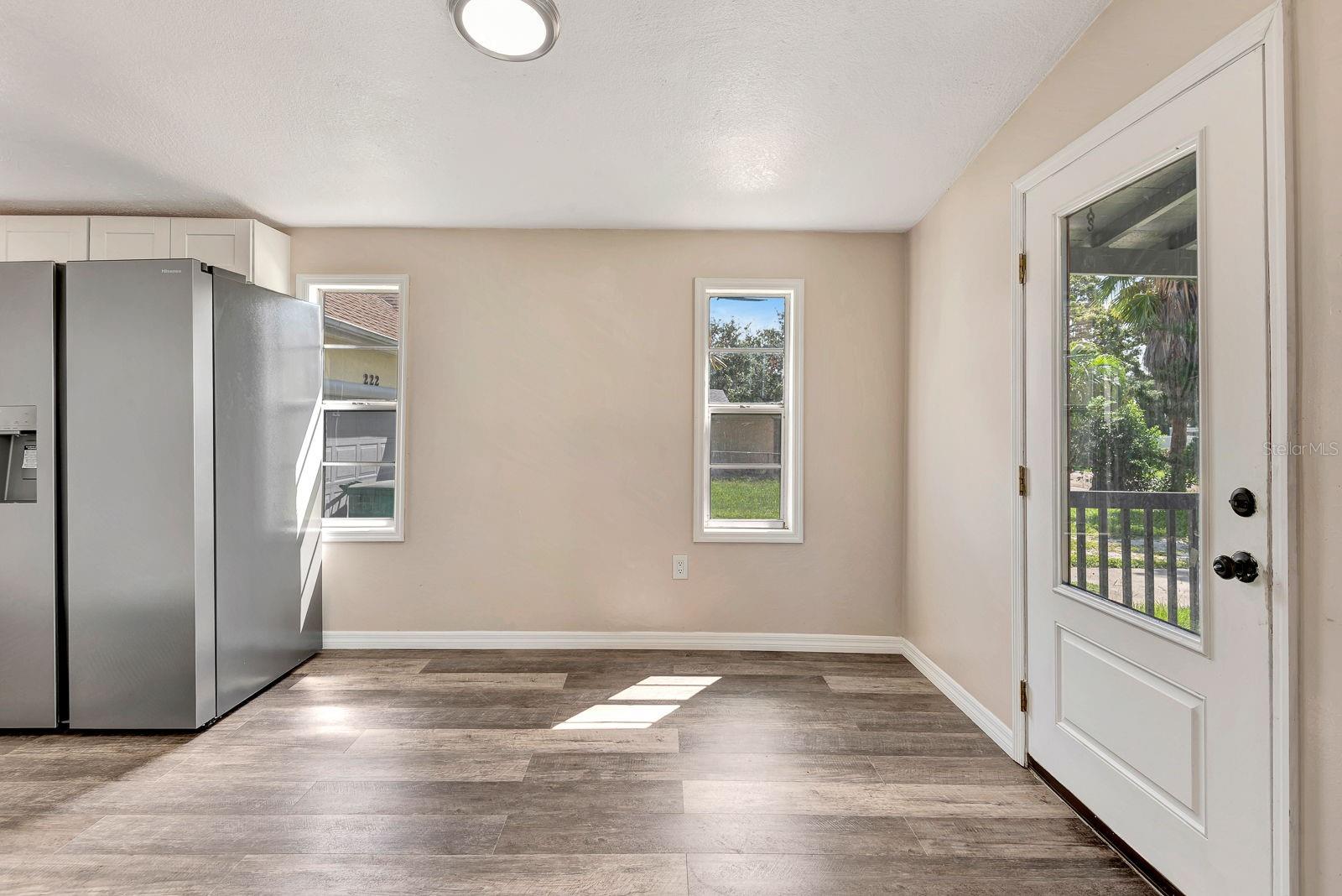 806 3RD AVE W