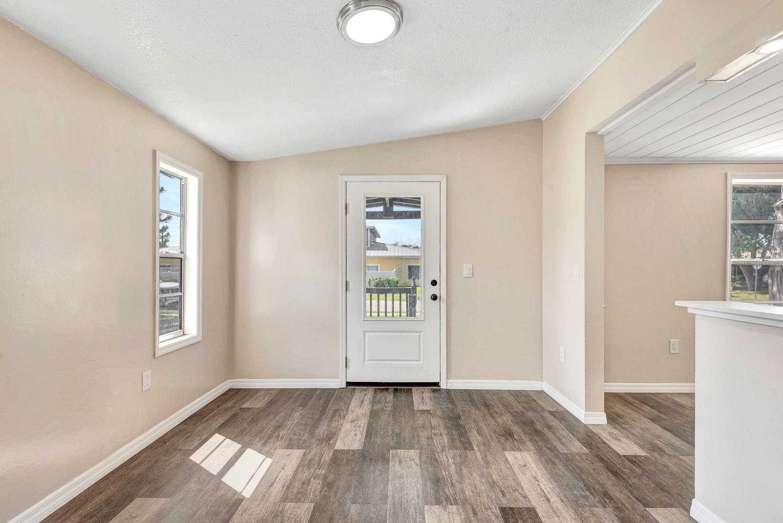 806 3RD AVE W