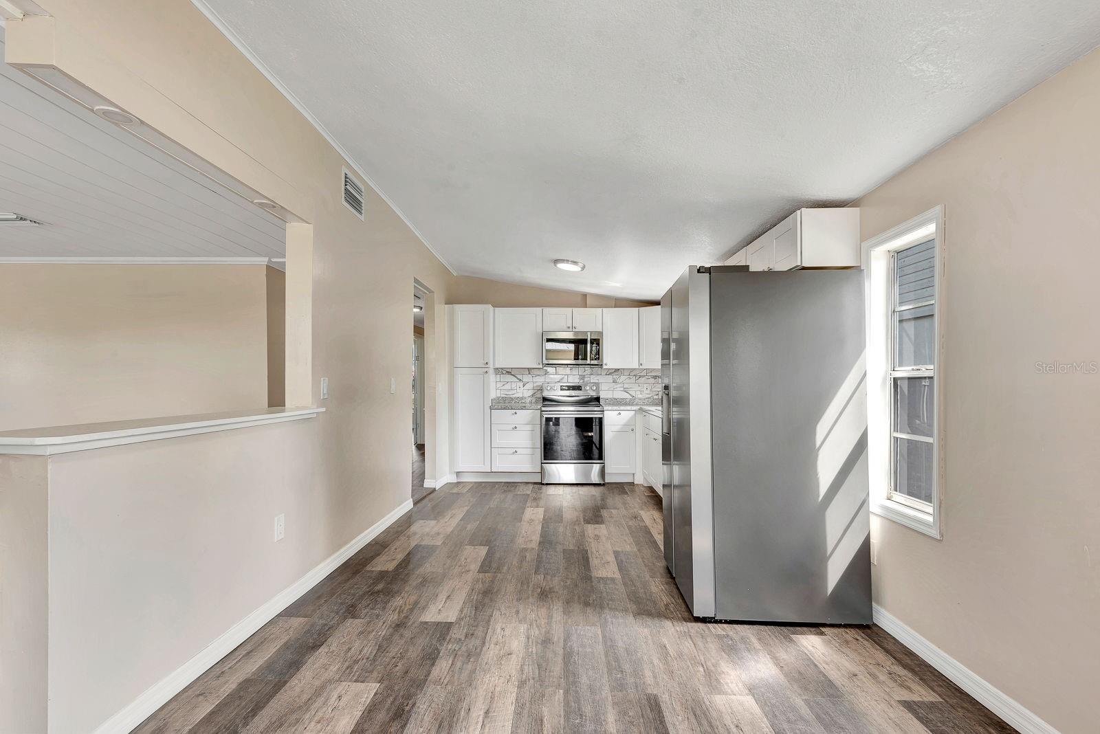 806 3RD AVE W