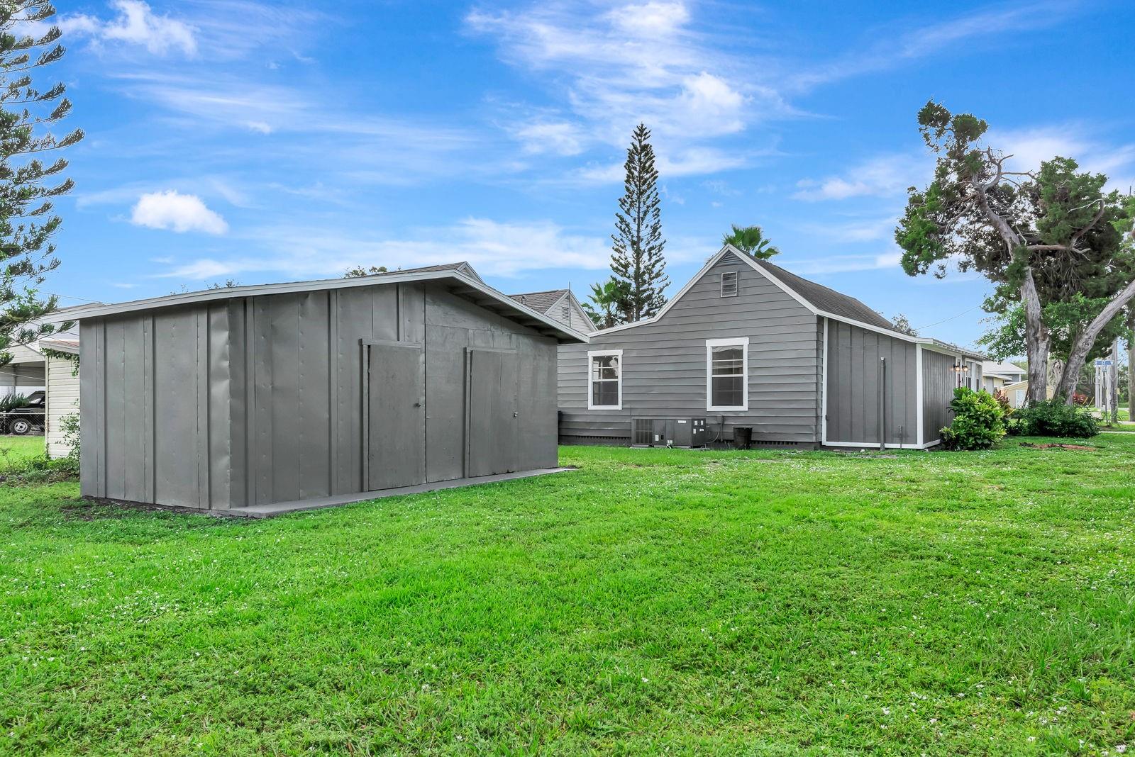 806 3RD AVE W