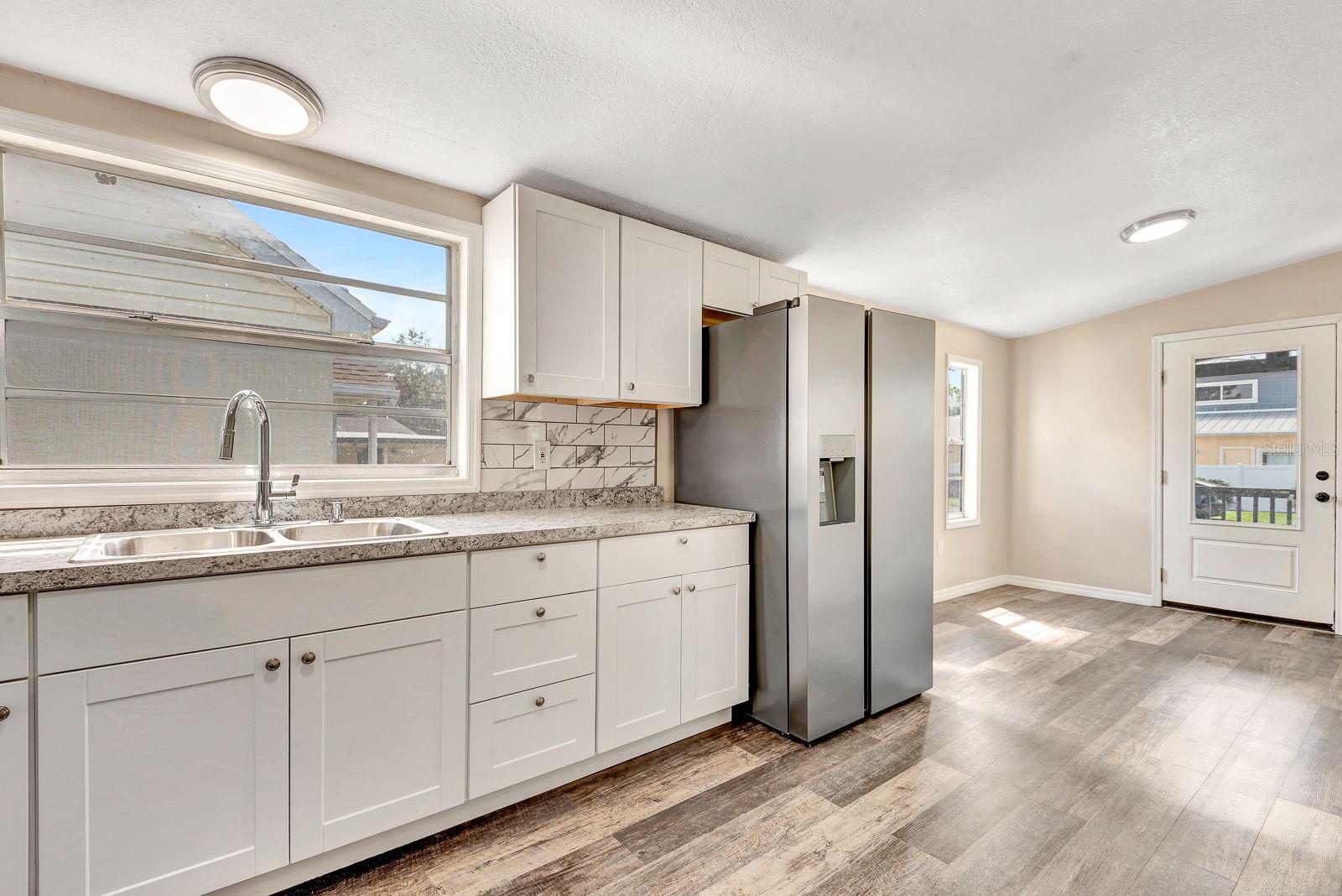 806 3RD AVE W