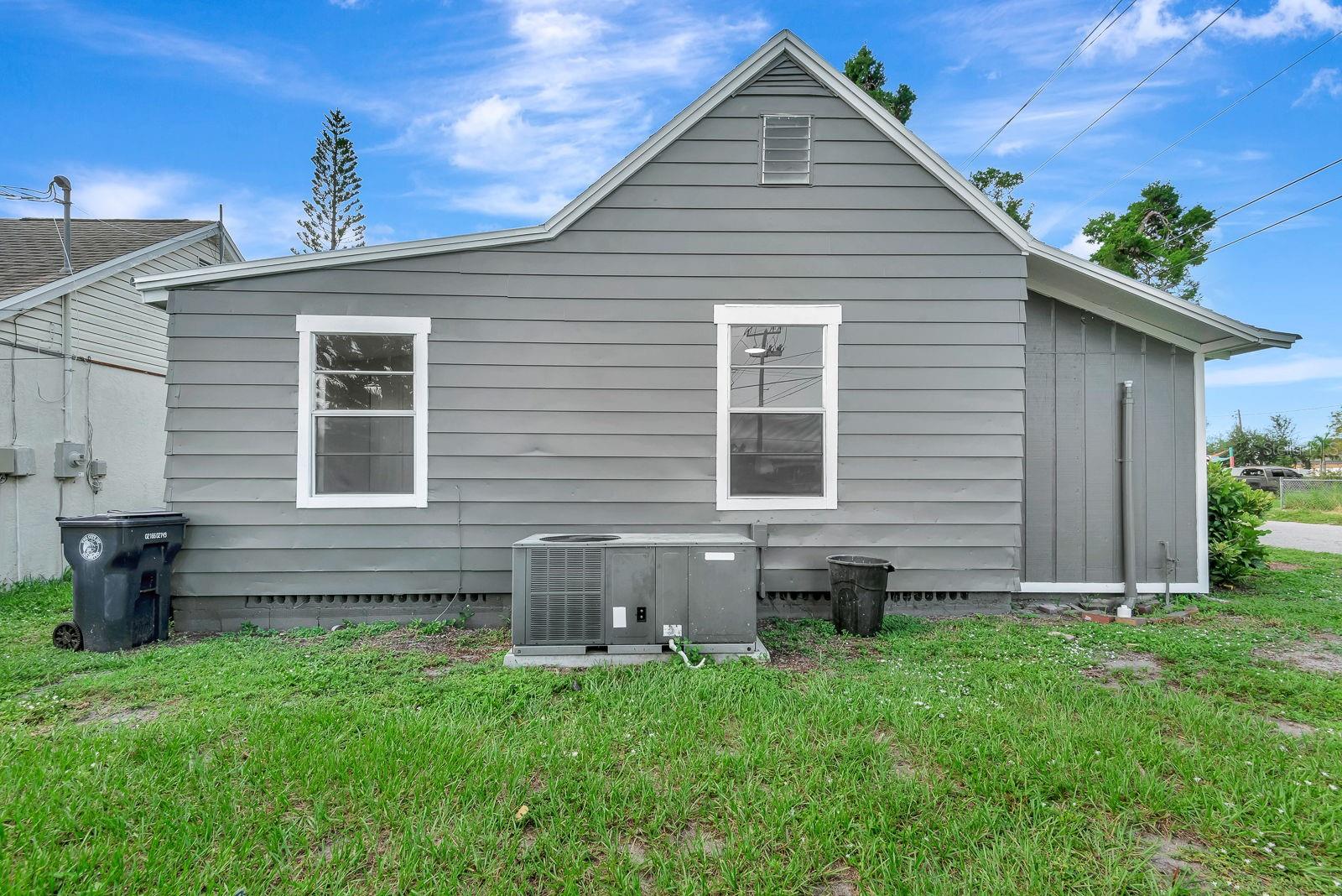 806 3RD AVE W