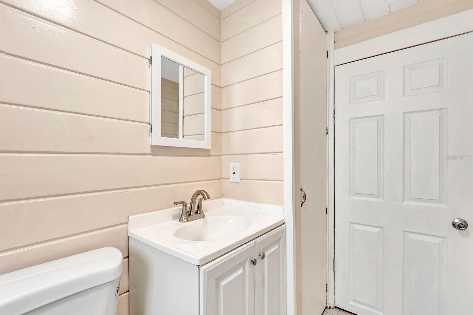 806 3RD AVE W