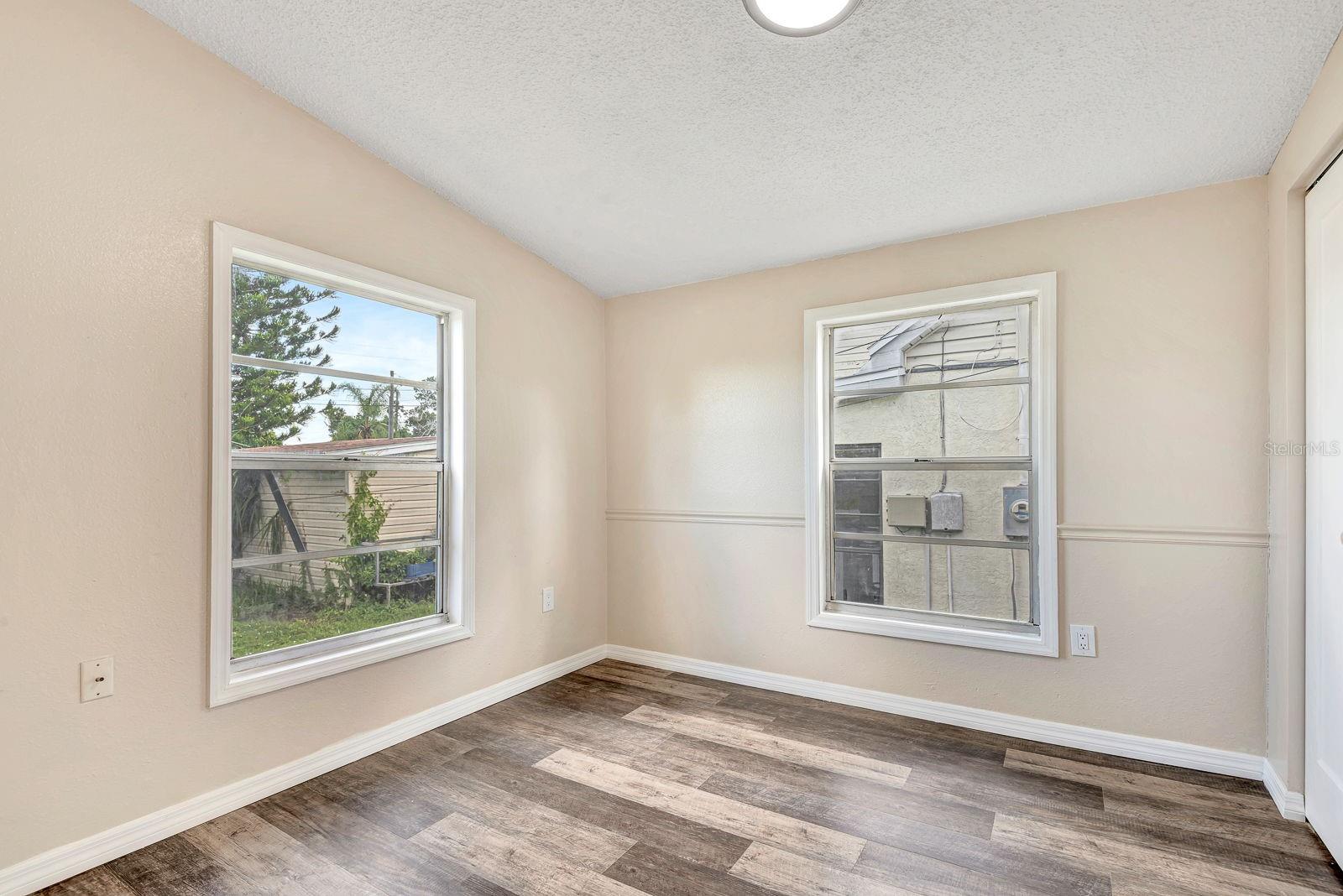 806 3RD AVE W