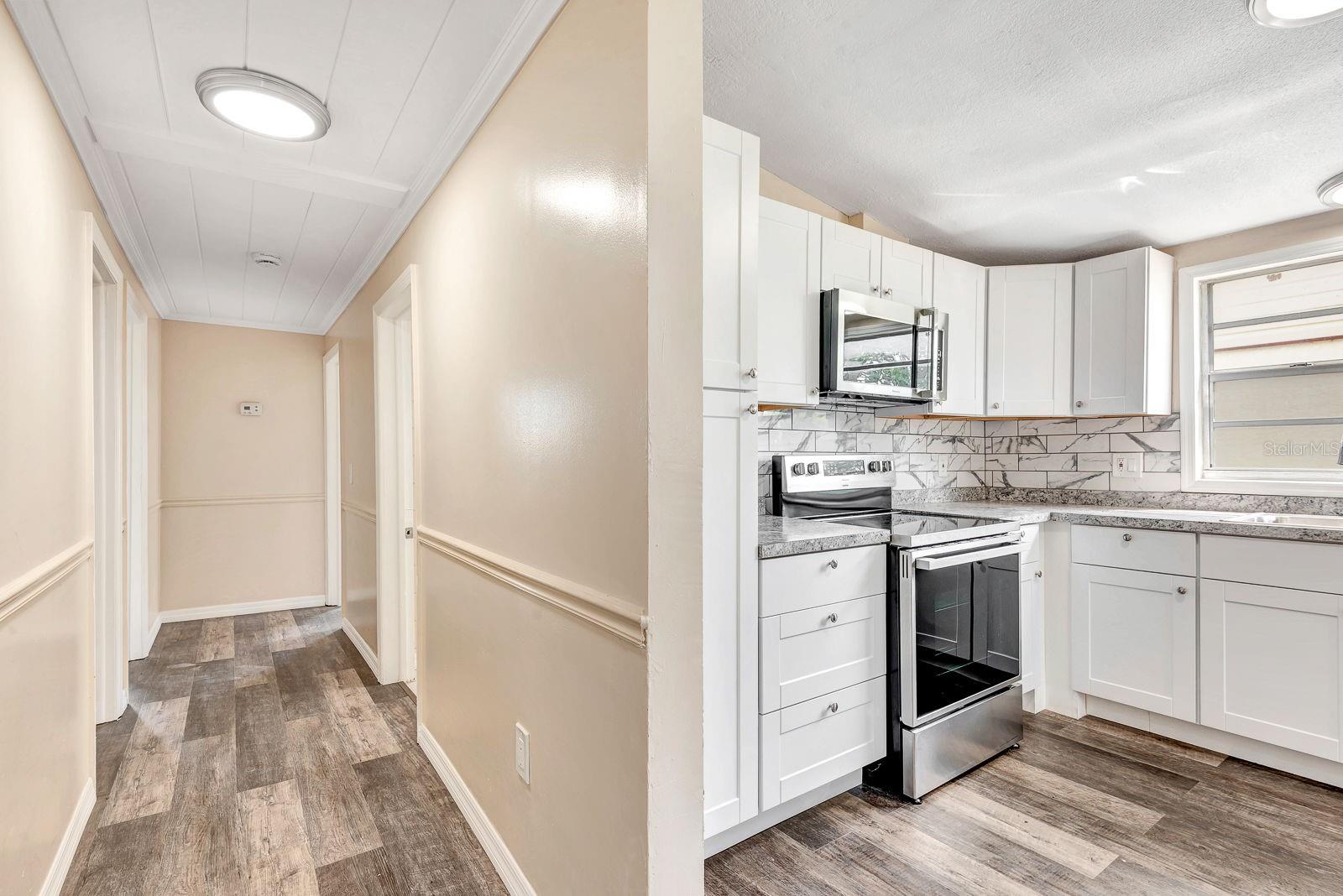 806 3RD AVE W