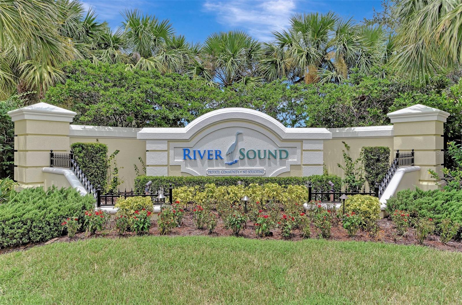 1434 BLUE HORIZON CIR