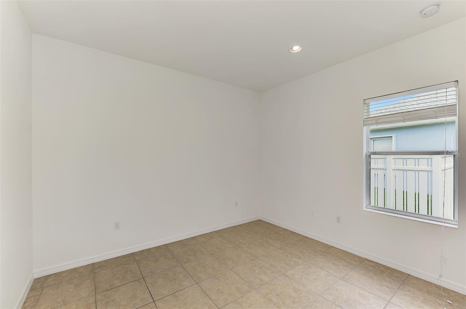 1434 BLUE HORIZON CIR