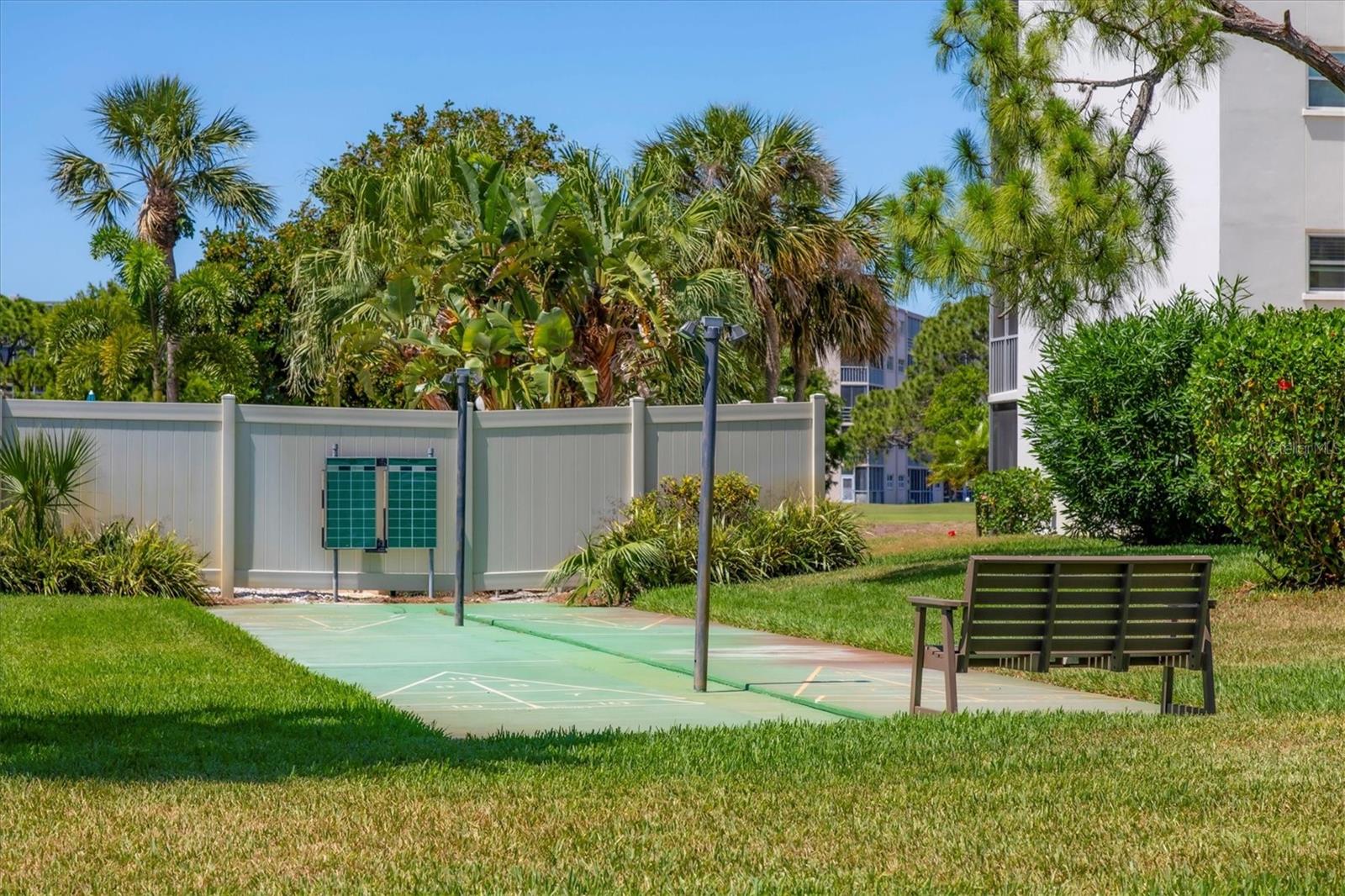 4440 IRONWOOD CIR #207D