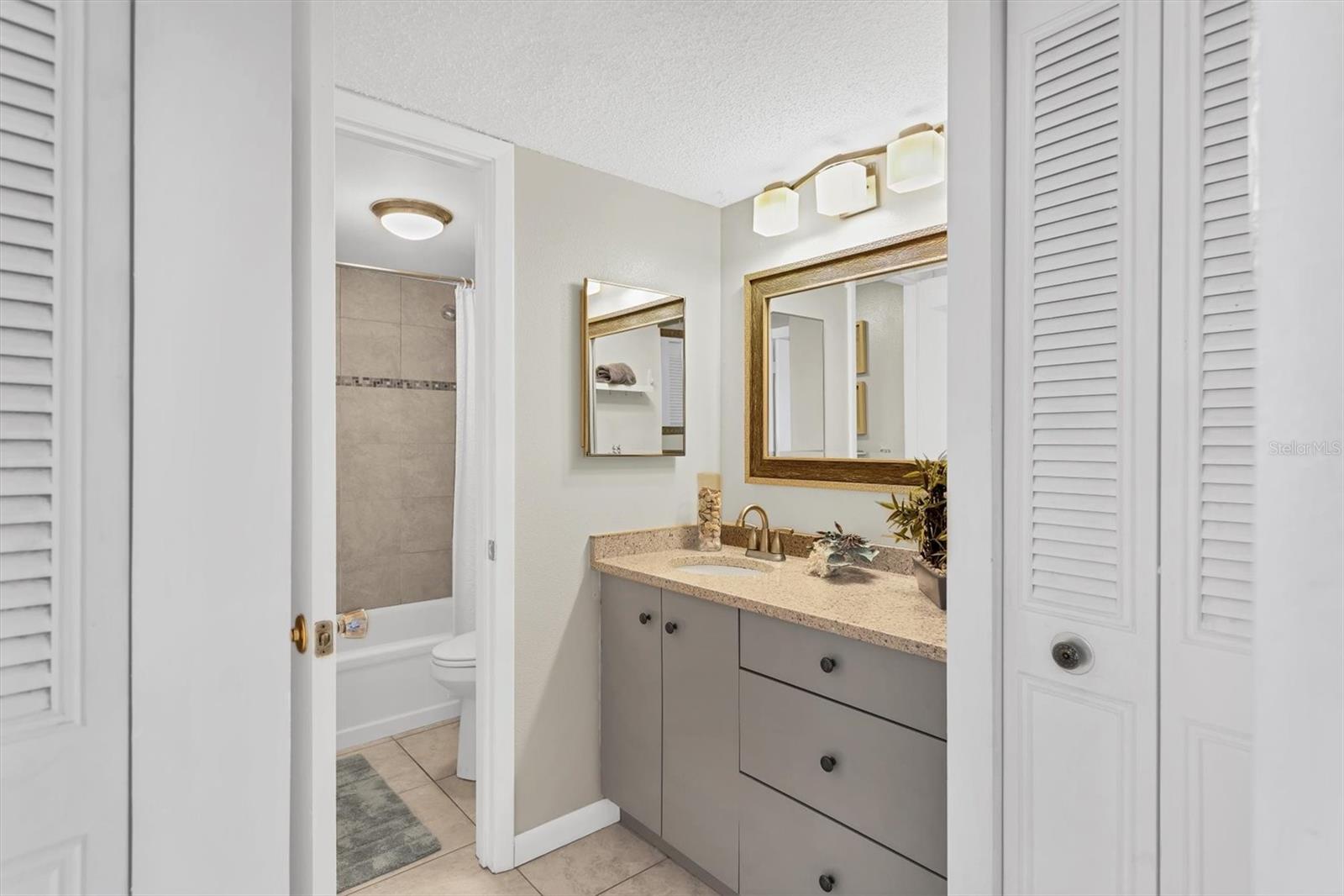 4440 IRONWOOD CIR #207D