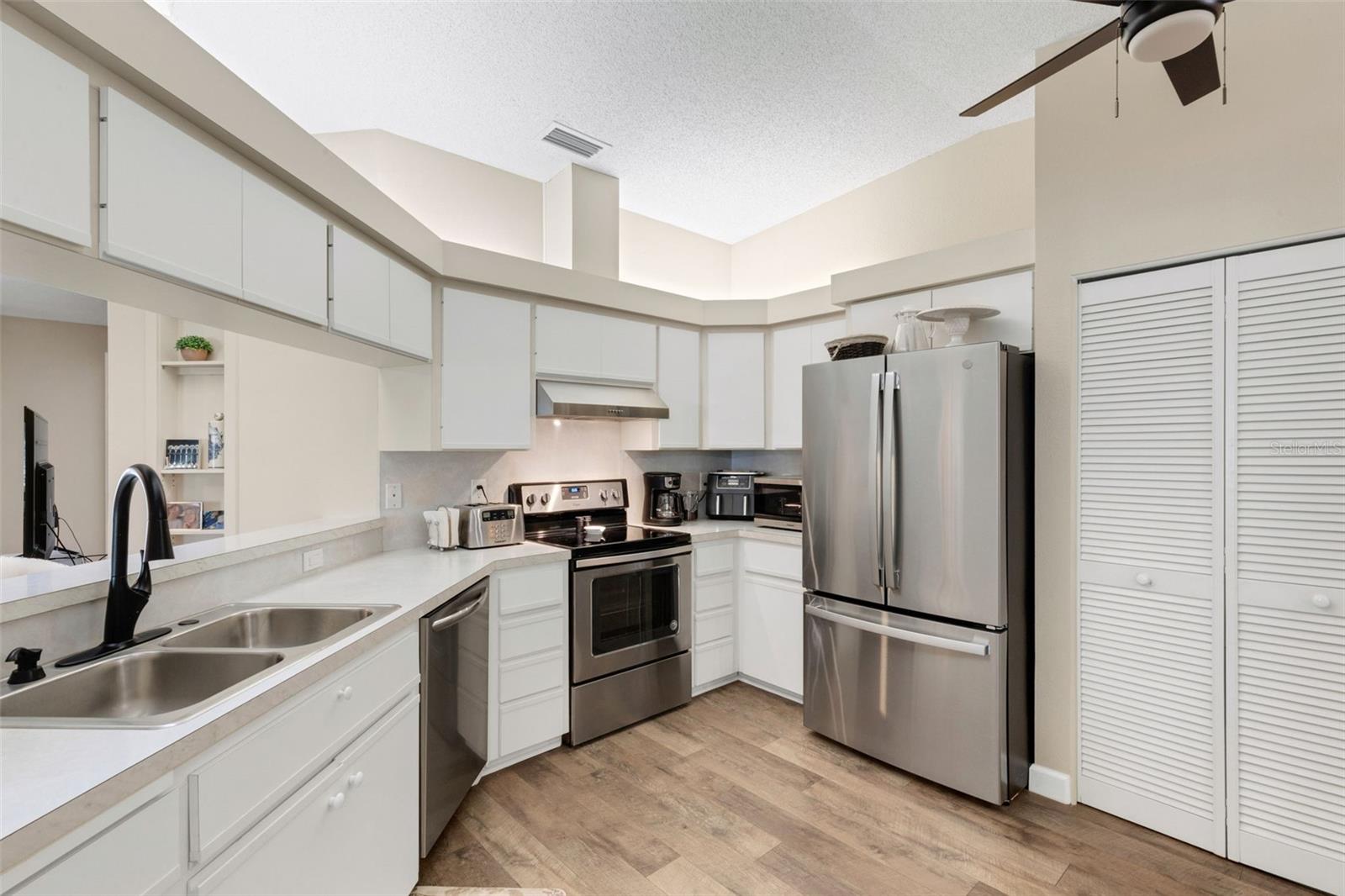 5621 GARDEN LAKES PALM