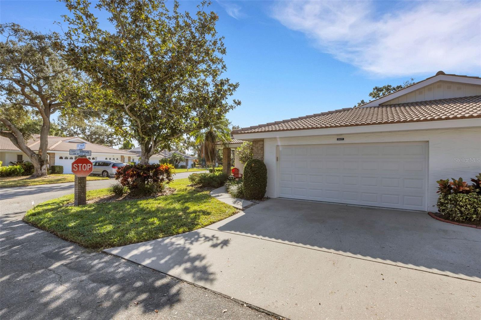 5621 GARDEN LAKES PALM