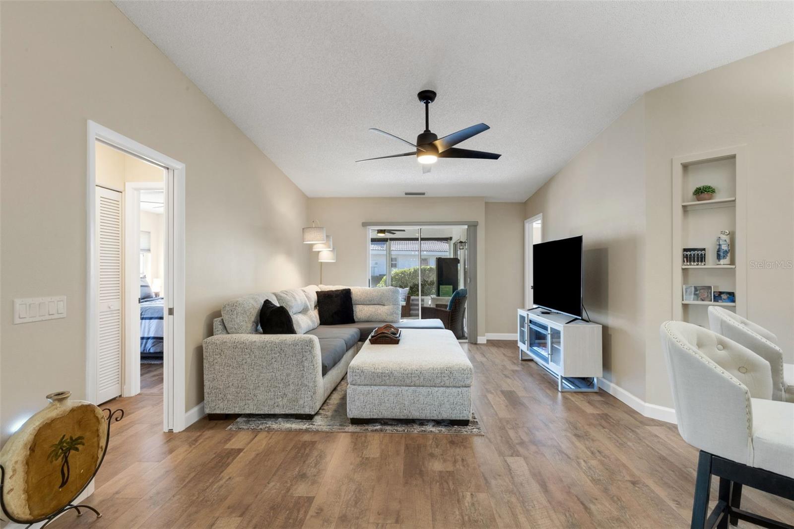 5621 GARDEN LAKES PALM