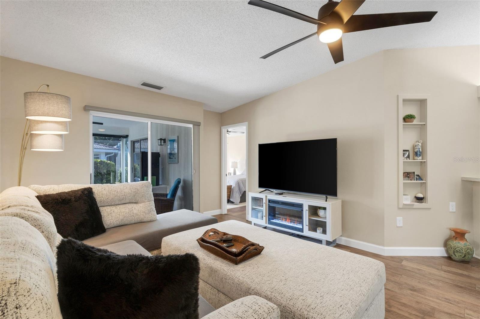 5621 GARDEN LAKES PALM