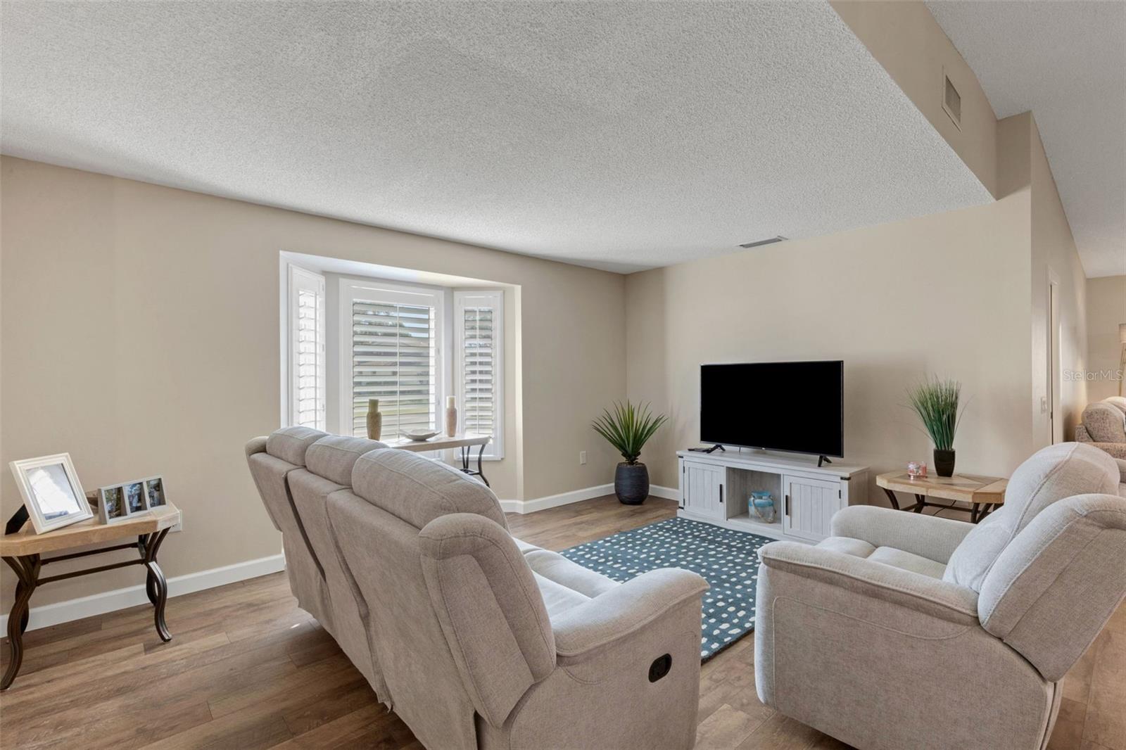 5621 GARDEN LAKES PALM