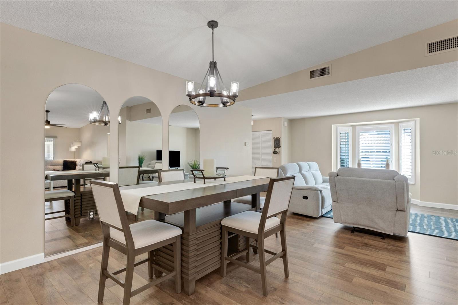 5621 GARDEN LAKES PALM