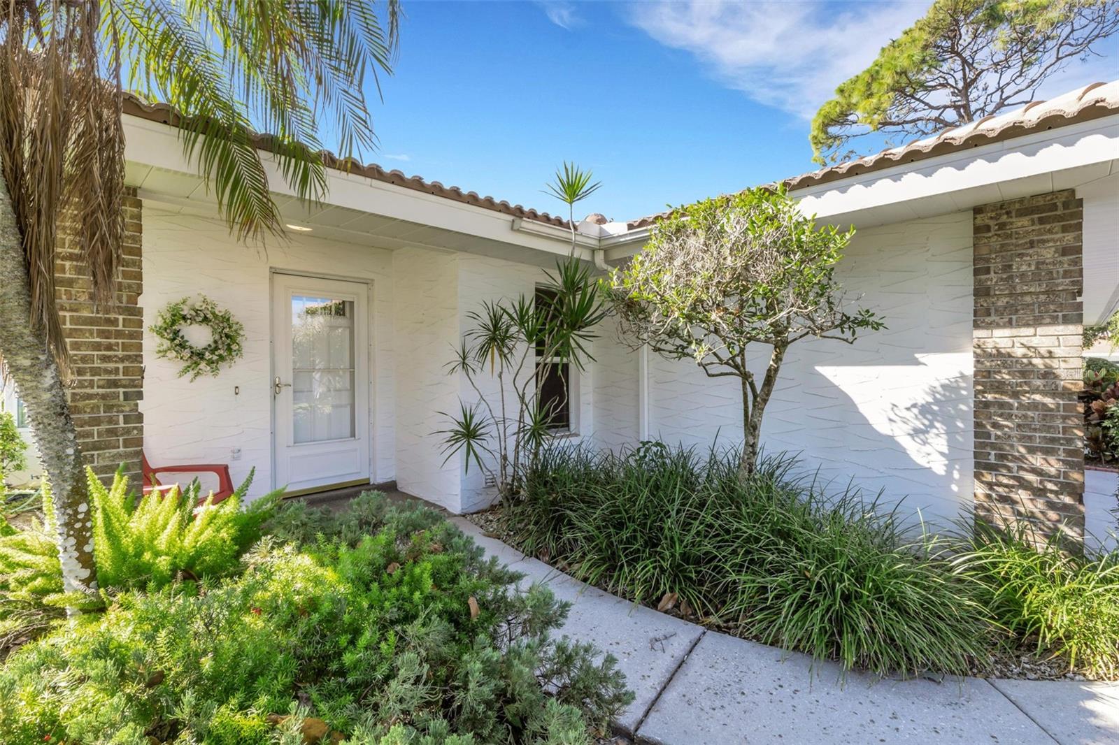 5621 GARDEN LAKES PALM