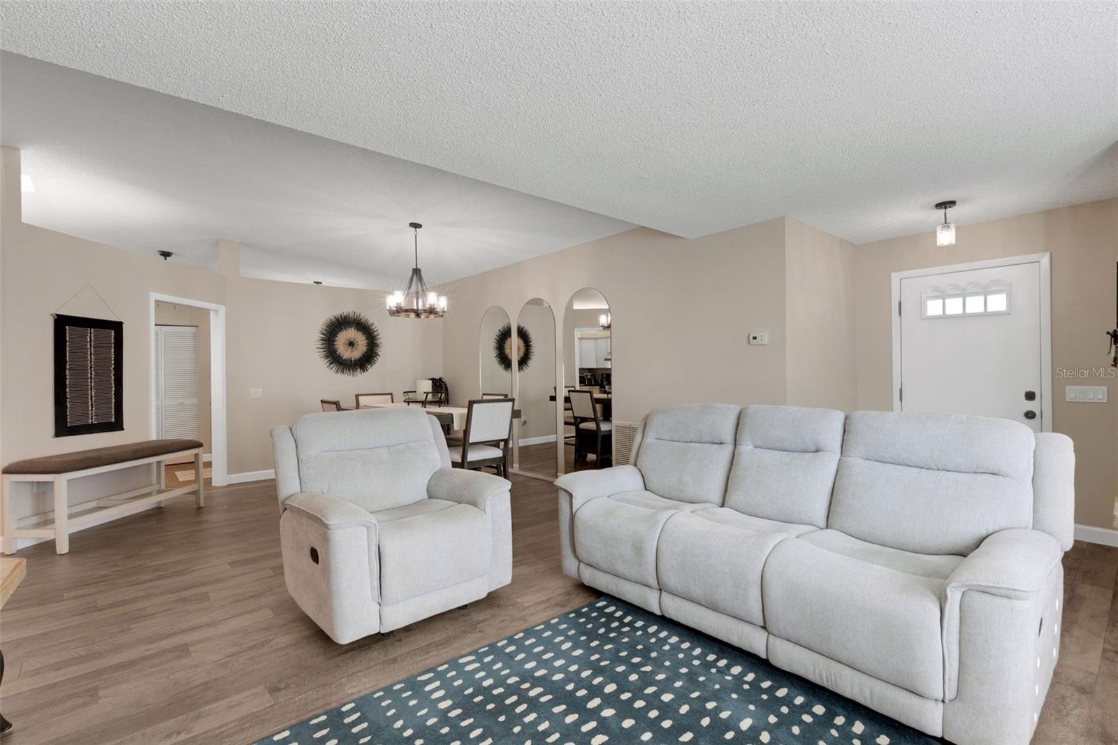 5621 GARDEN LAKES PALM