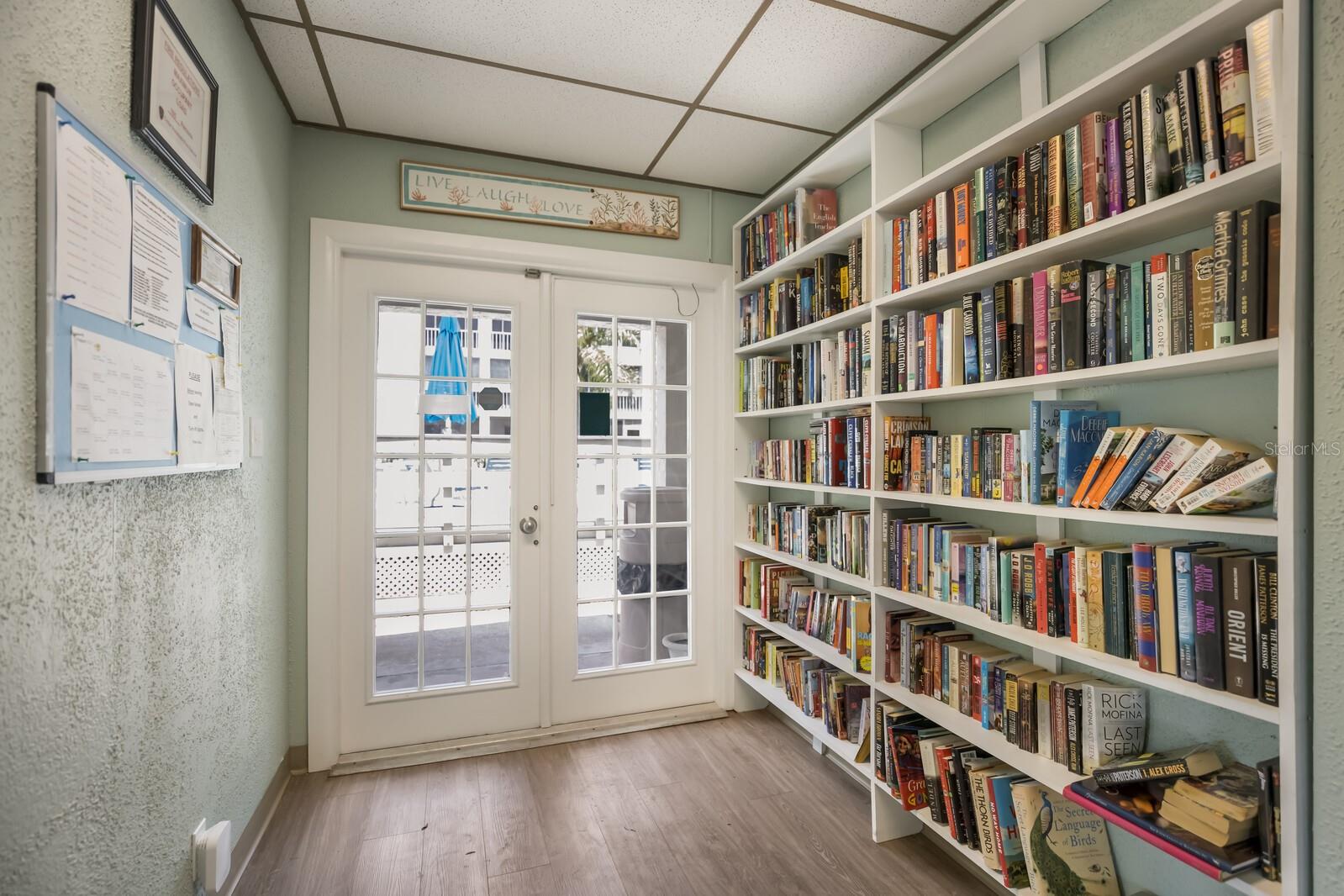 3272 LAKE BAYSHORE DR #515