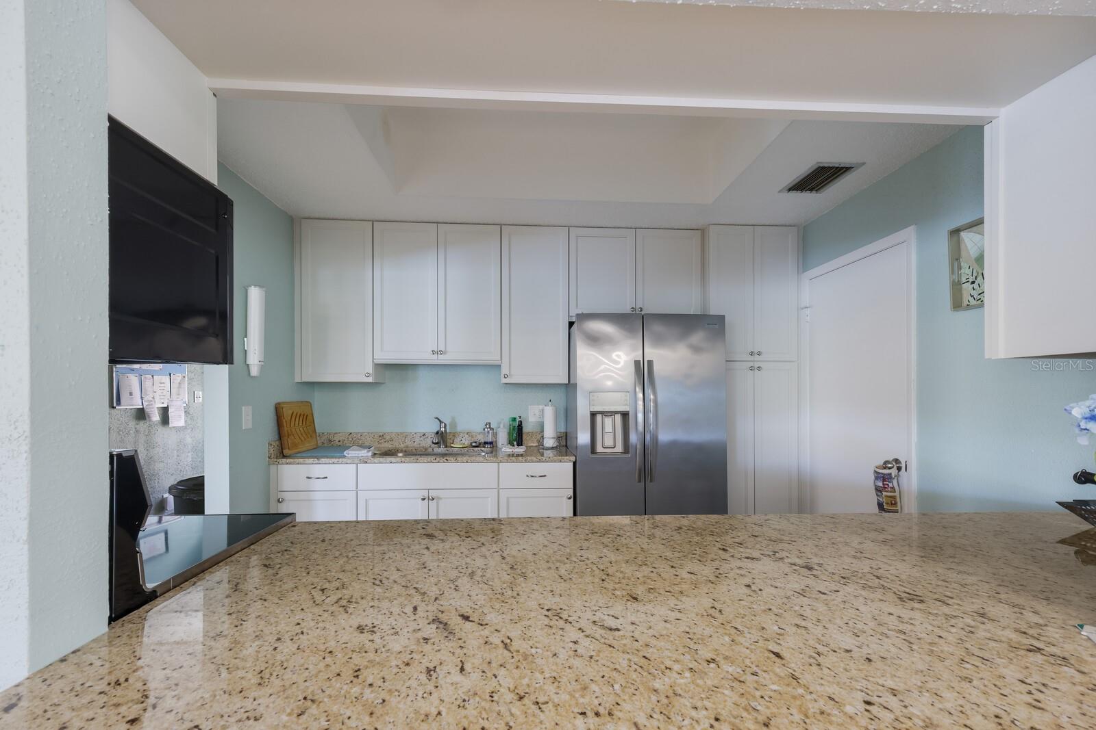 3272 LAKE BAYSHORE DR #515