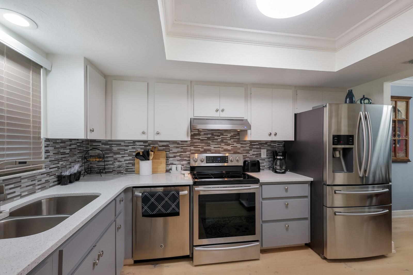 3272 LAKE BAYSHORE DR #515