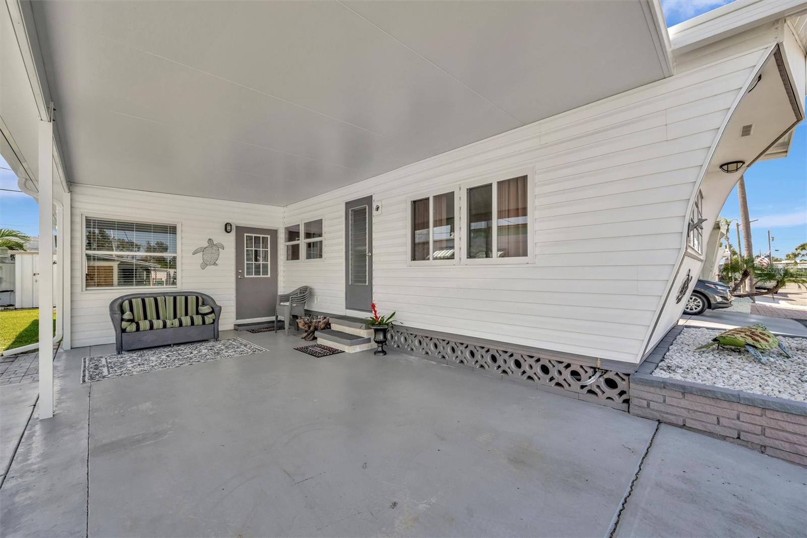 247 PALM LN