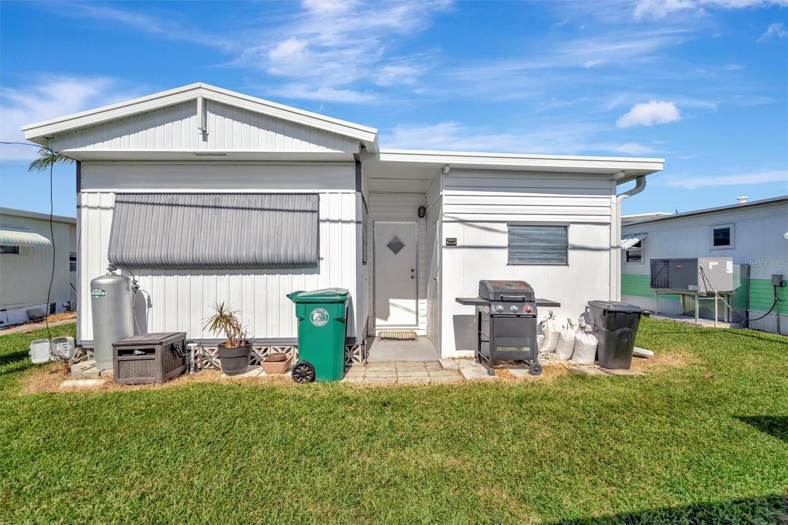 247 PALM LN