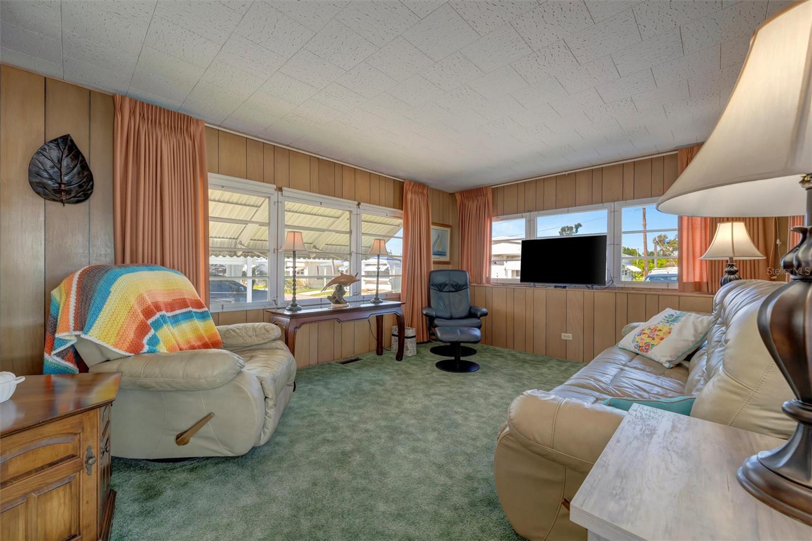 247 PALM LN