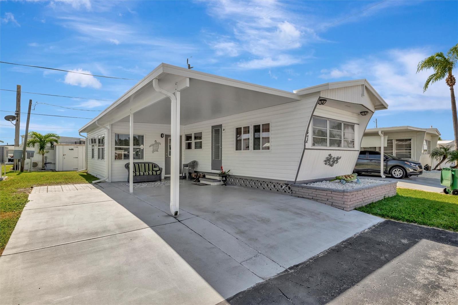 247 PALM LN