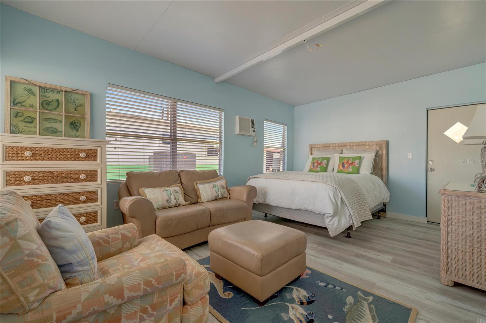 247 PALM LN
