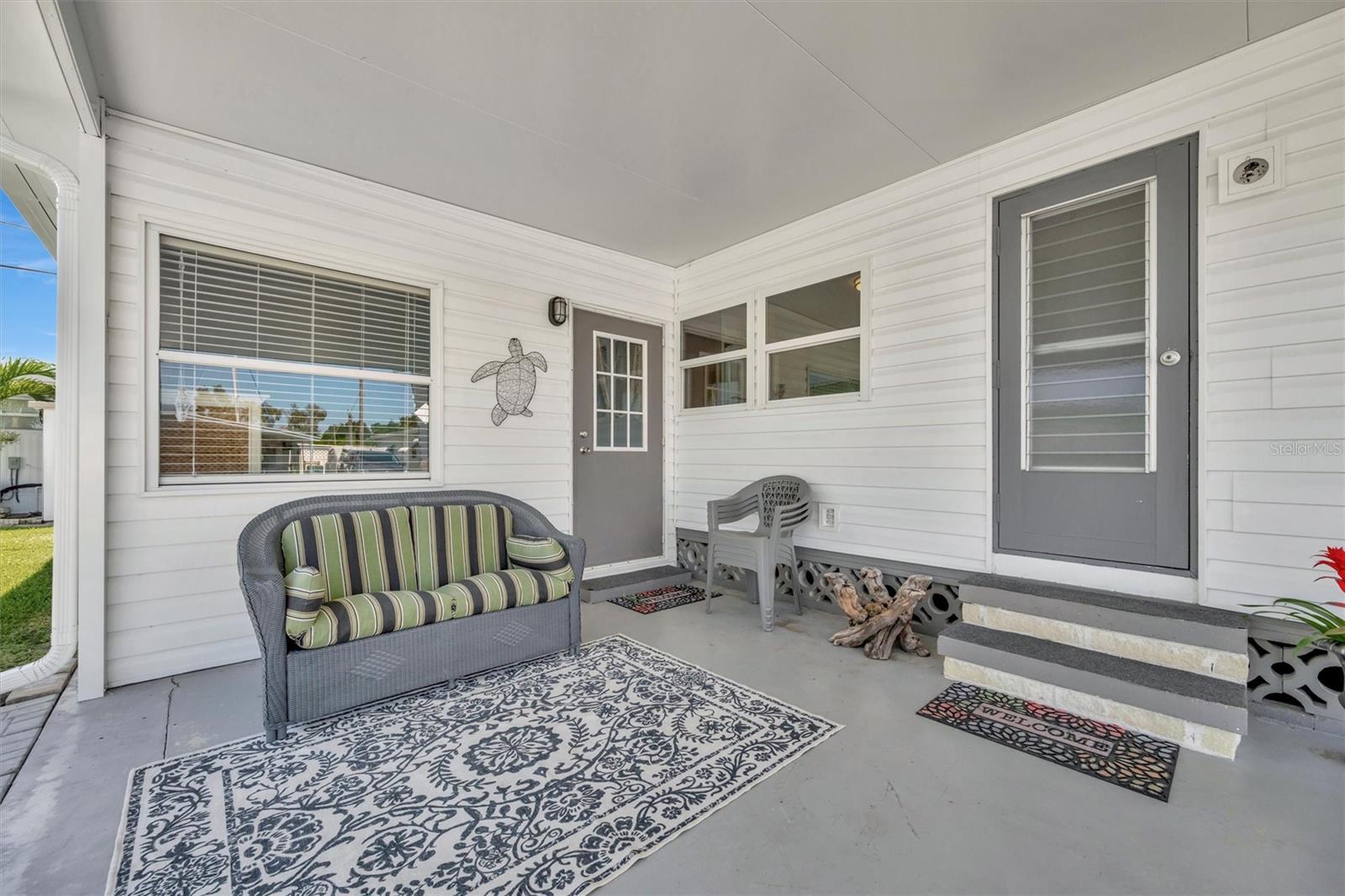 247 PALM LN