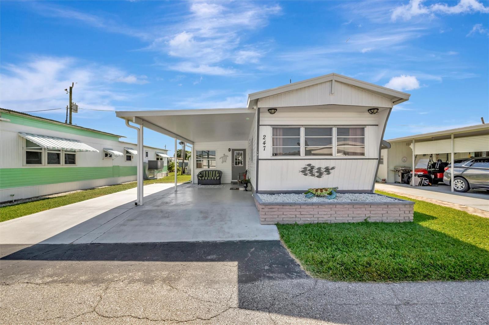 247 PALM LN