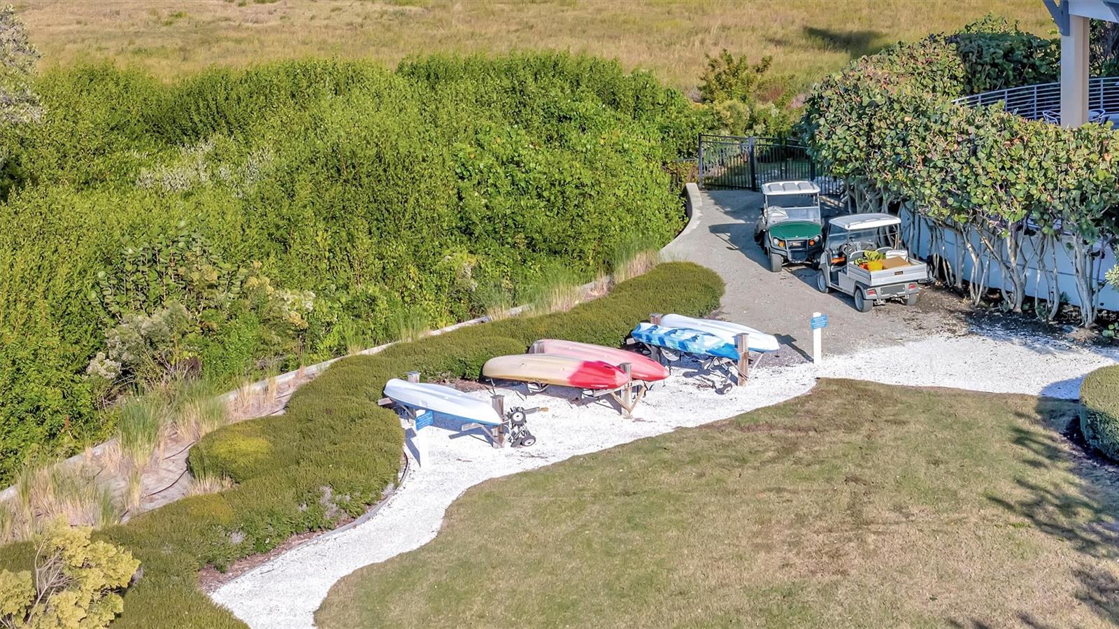 246 SAPPHIRE LAKE DR #201