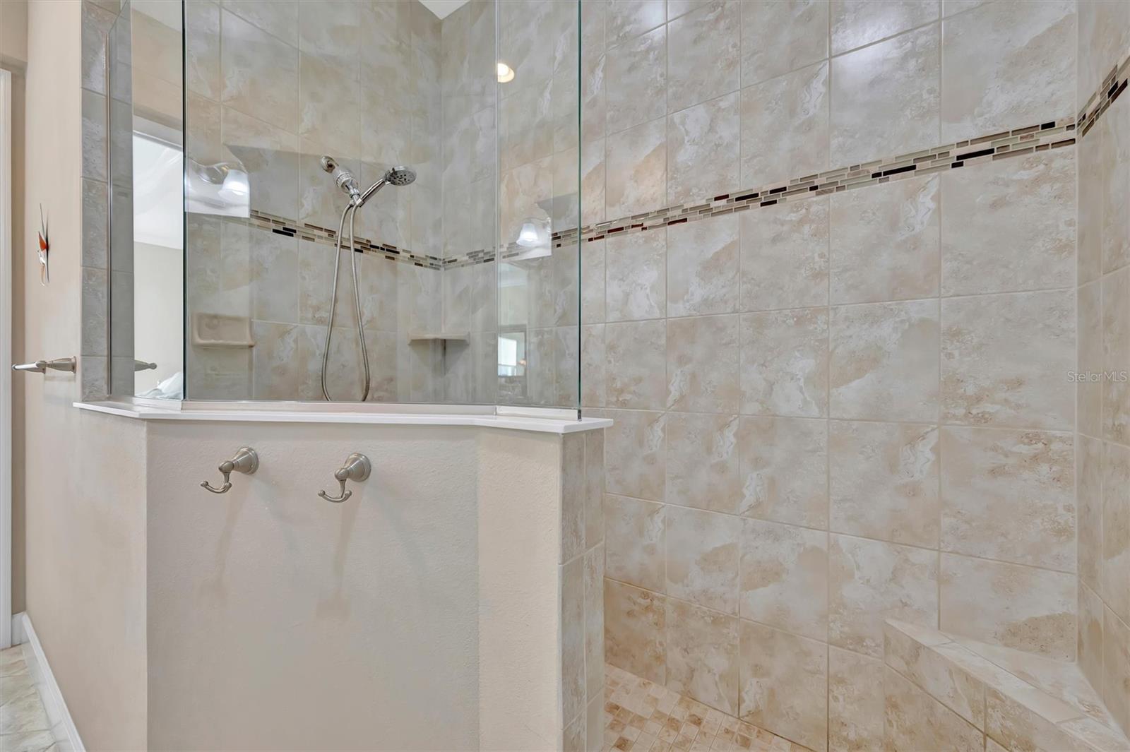 246 SAPPHIRE LAKE DR #201