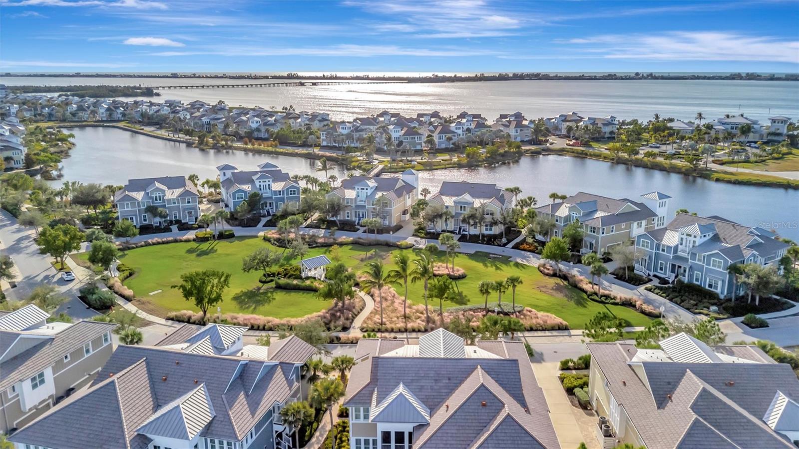 246 SAPPHIRE LAKE DR #201