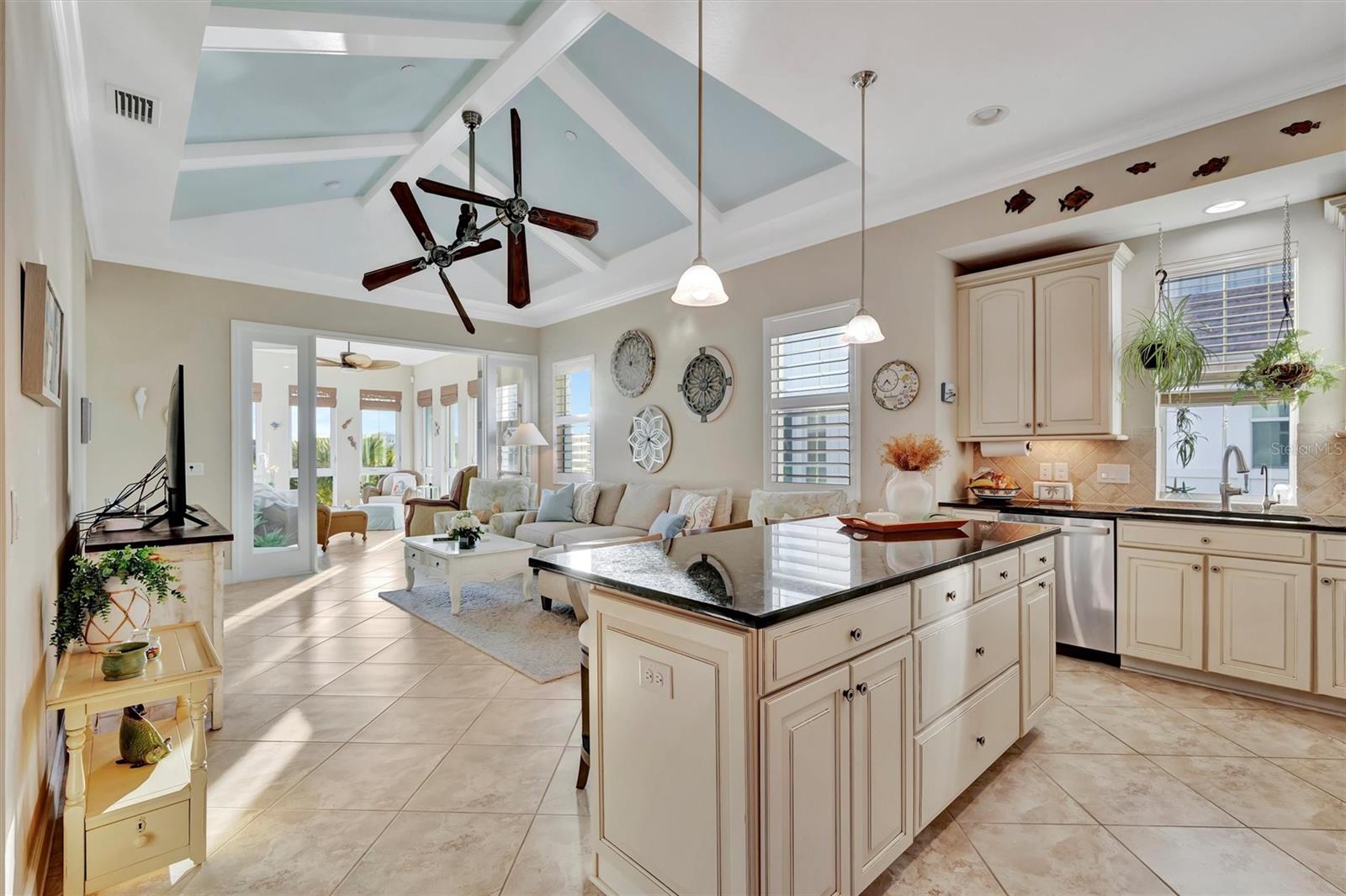 246 SAPPHIRE LAKE DR #201