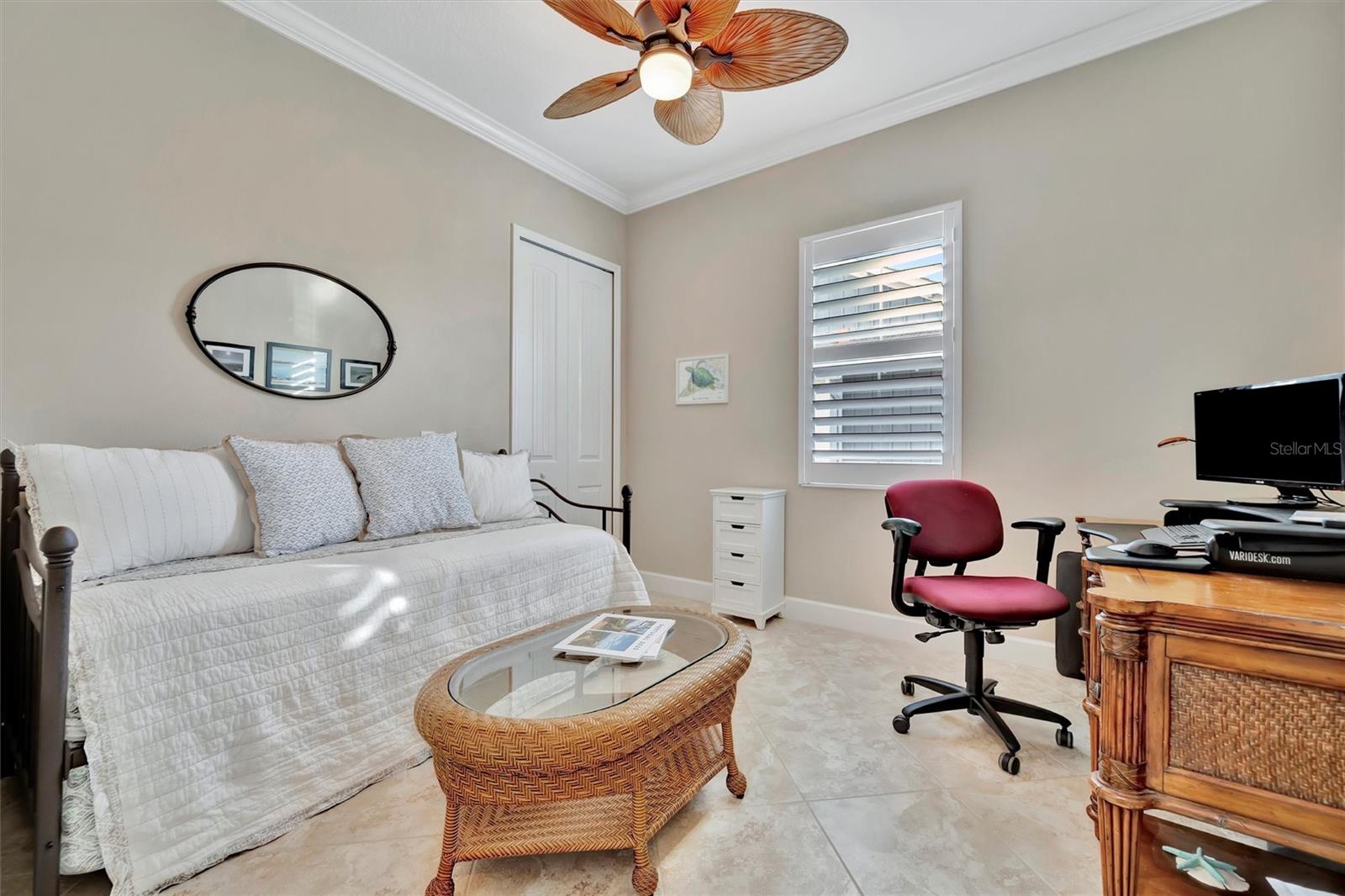 246 SAPPHIRE LAKE DR #201