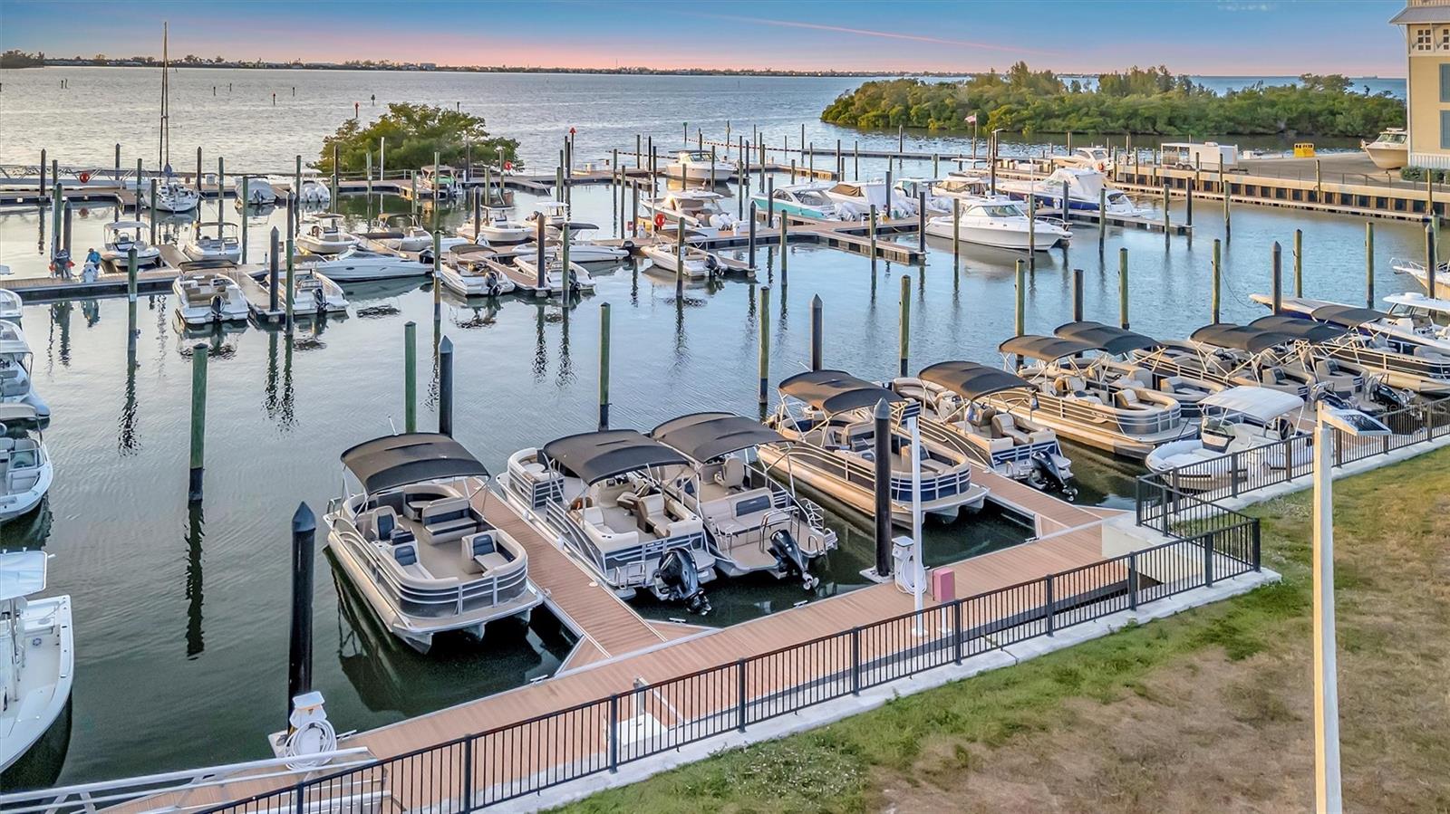 246 SAPPHIRE LAKE DR #201