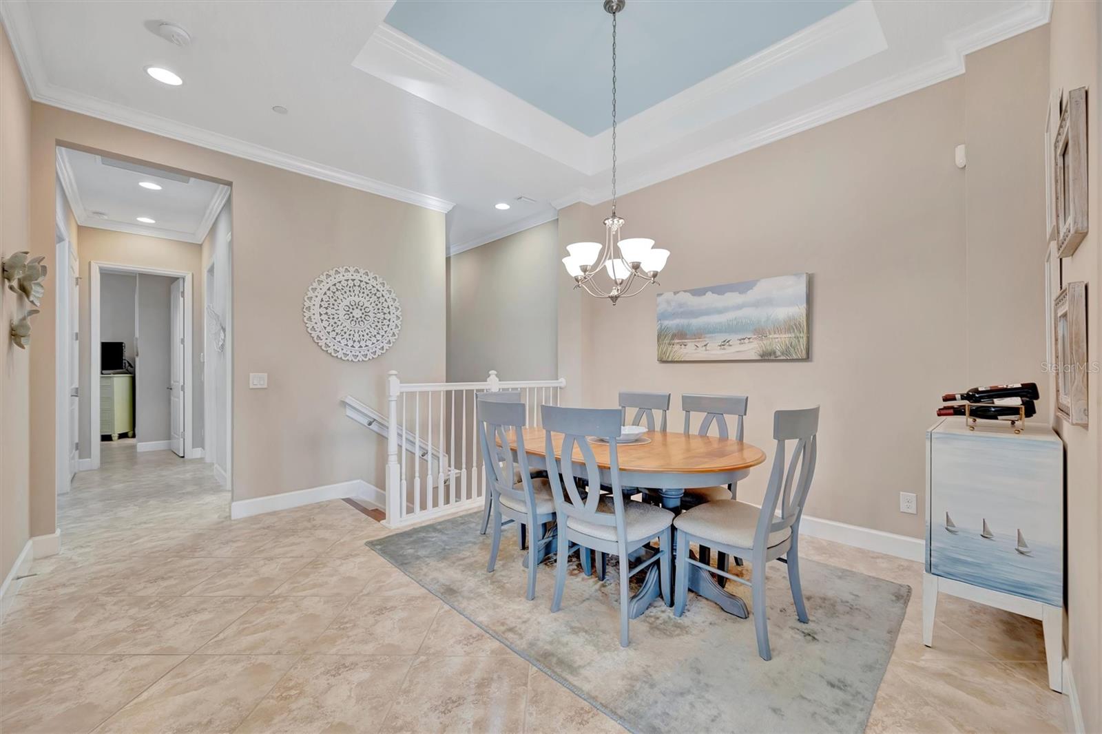 246 SAPPHIRE LAKE DR #201